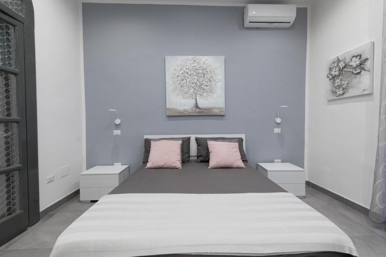 Dante Square Apartment Napoli Bagian luar foto